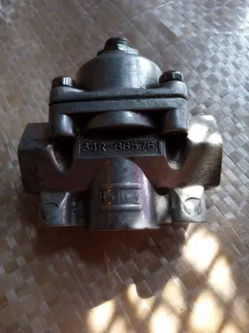 34r-6657b Holley Aluminum Fuel Pressure Regulator Nearly Unused