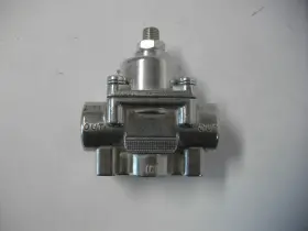 G3032 Summit Racing Adjustable Fuel Pressure Regulator